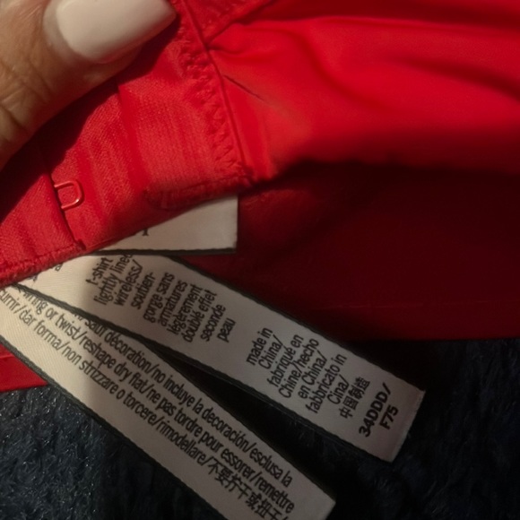 VS T-shirt lightly lined wireless Bra - Picture 4 of 5